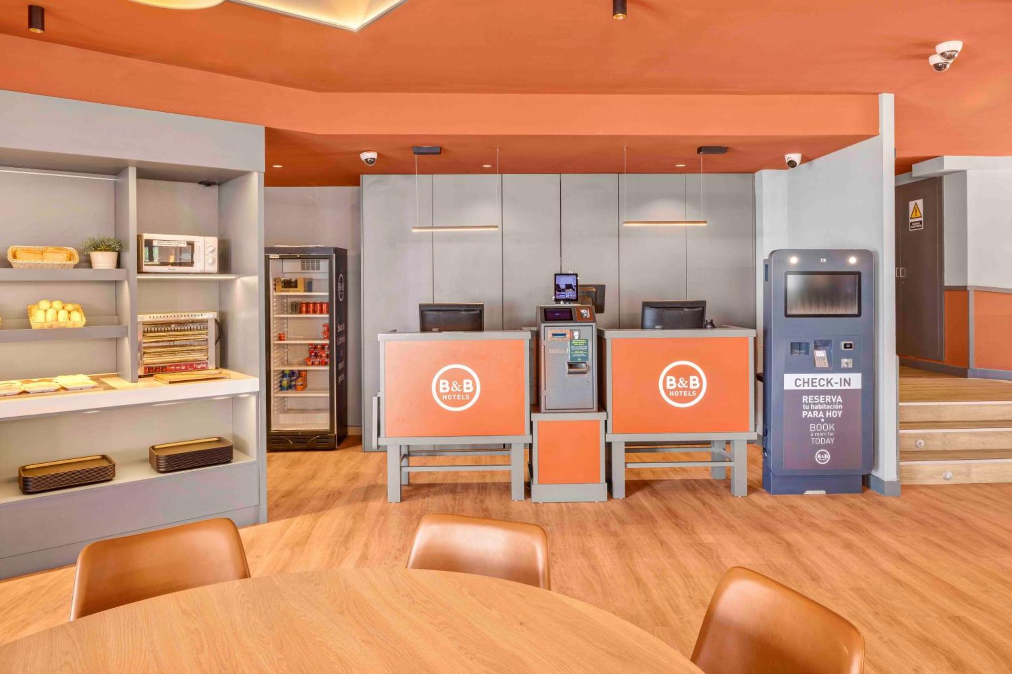 B&B Hotel Figueres Figueres  Ngoại thất bức ảnh