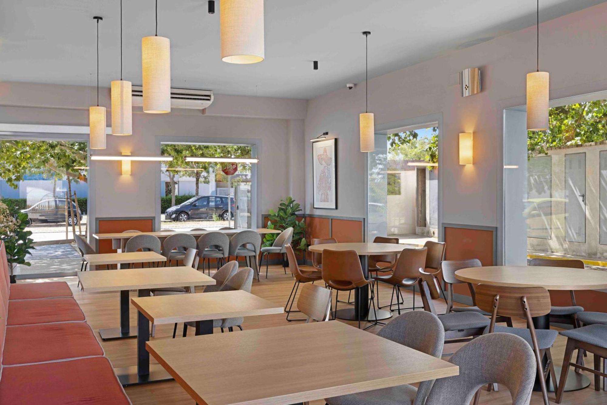 B&B Hotel Figueres Figueres  Ngoại thất bức ảnh