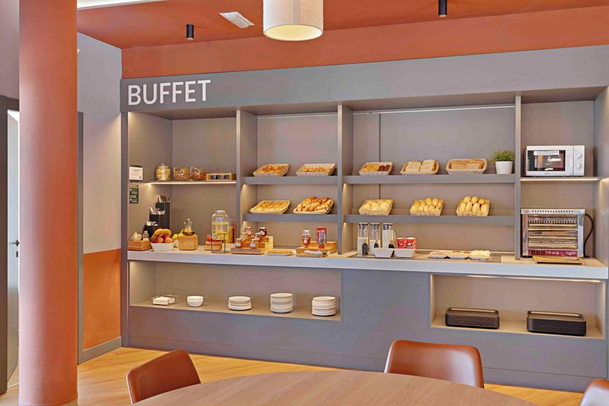 B&B Hotel Figueres Figueres  Ngoại thất bức ảnh