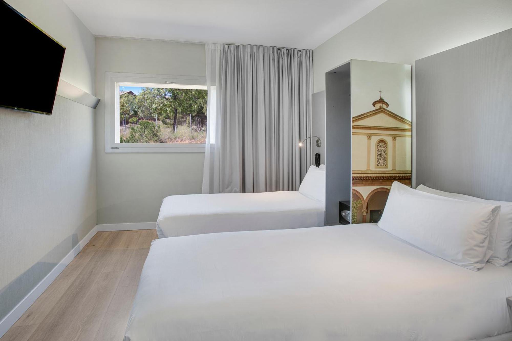 B&B Hotel Figueres Figueres  Ngoại thất bức ảnh