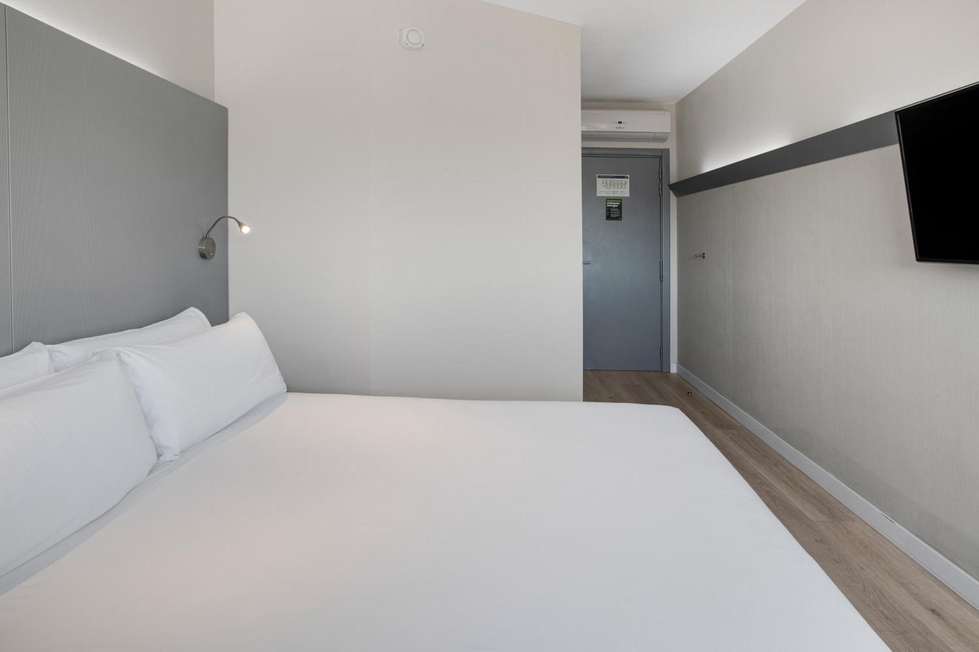 B&B Hotel Figueres Figueres  Ngoại thất bức ảnh