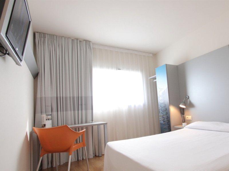 B&B Hotel Figueres Figueres  Ngoại thất bức ảnh