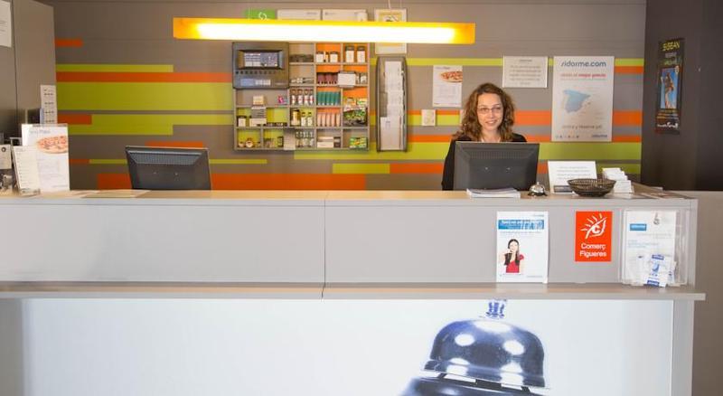 B&B Hotel Figueres Figueres  Ngoại thất bức ảnh